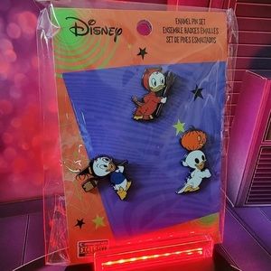 Loungefly Halloween pins set
